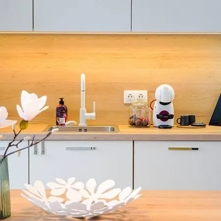 Scandinavian Airy Apt In Business Area & Airport Apartment *